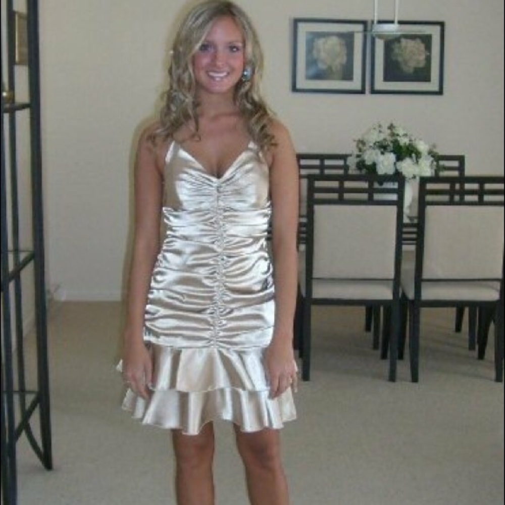 Gold ruffled dress (semi/formal) 🌹